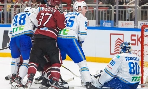 «Устроил штурм». В Латвии оценили сенсационную победу рижского «Динамо» над «Барысом»