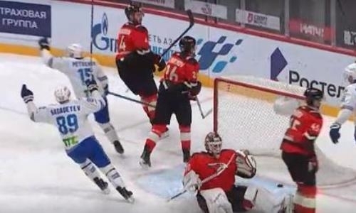 «Барыс» открыл счет уже на четвертой минуте гостевого матча с «Авангардом». Видео