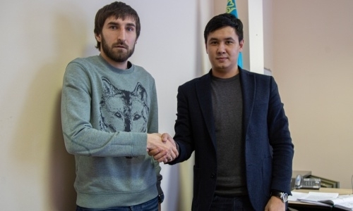 «Актобе» продлил контракт с опытным полузащитником
