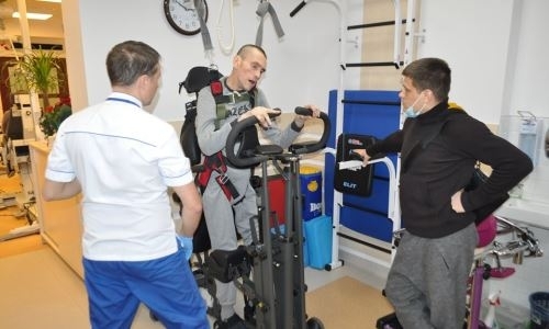 Бывший соперник Головкина навестил в больнице экс-тренера «Астана Арланс»