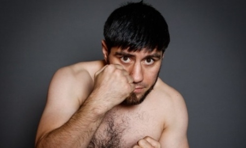 «Я не позволю». Казахстанский боксер пригрозил американцу с 22 нокаутами перед боем и получил ответ