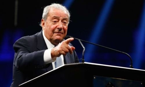 «Мэйвезер не решался выйти против него». Боб Арум уверенно назвал лучшего бойца 10-летия