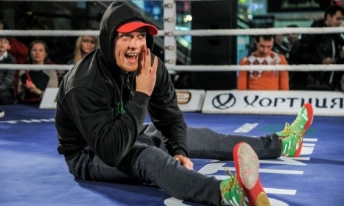 Видео совместной тренировки Усика с сыном покорило Сеть