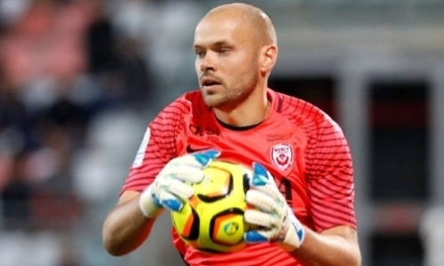 Автор рекордной «сухой» серии, поигравший во Франции. Что нужно знать о новом вратаре «Иртыша»