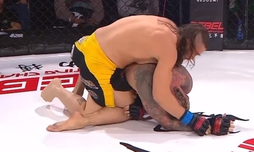 Ветеран войны в Ираке проиграл за 25 секунд свой 149-й бой в ММА. Видео