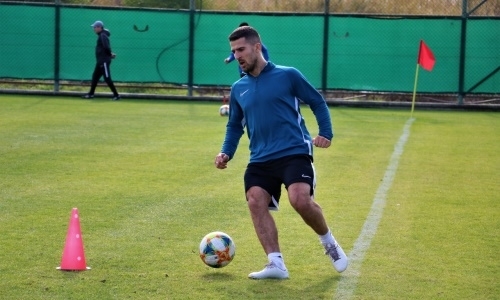 «Иртыш» перешел на двухразовый режим тренировок