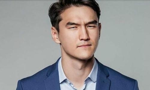 Нурлан Сабуров надел майку GGG и показал молниеносные удары в ринге. Видео