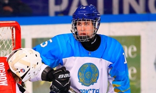 «Страха перед ним не было». Казахстанский хоккеист рассказал правду о драке с Рыспаевым и выступлении на МЧМ-2020