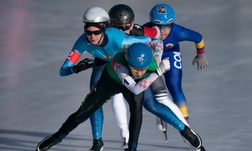 Казахстанская конькобежка лишилась медали из-за ошибки партнера по команде на ЮОИ-2020