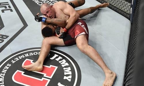 Известный российский боец UFC «удосрочил» американца перед боем Макгрегора. Видео