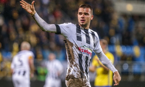 «Кайсар» подписал контракт с забившим один гол за два сезона форвардом