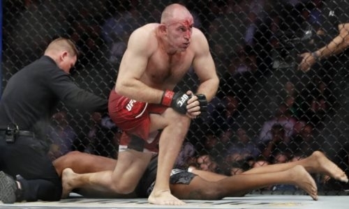 Российский боец UFC после победы в андеркарде Макгрегора установил уникальный рекорд ММА