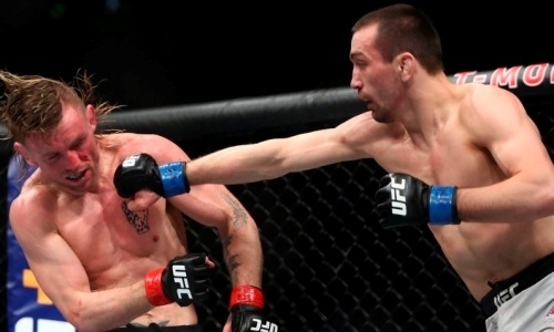 Небитый российский файтер одержал первую победу в UFC в вечере с Макгрегором. Видео