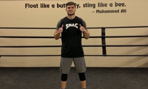 Чемпион WBC из Казахстана приступил к тренировкам вместе с Головкиным в новом лагере