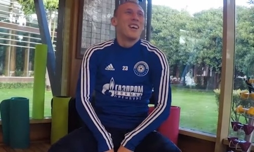 «Ты хочешь быть самым сильным?». Исламбека Куата застебали в тренажерном зале. Видео