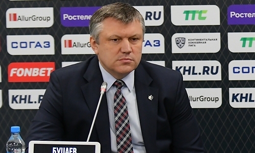 «Тяжело находить какие-то слова, когда ты страдаешь». Наставник «Нефтехимика» выдал печальную речь после поражения «Барысу»