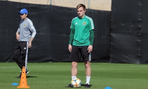 Фоторепортаж с утренней тренировки «Тобола» на УТС в ОАЭ