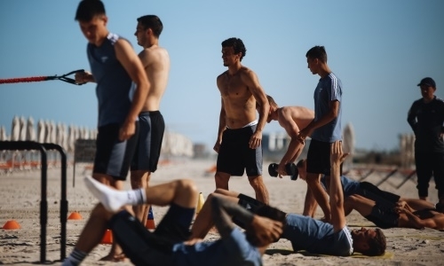 Фоторепортаж с тренировки «Ростова» на пляже с участием Зайнутдинова