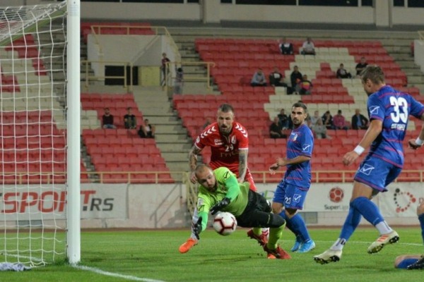«В Сербии я входил в тройку лучших вратарей». Ставший голкипером центральный защитник впервые покинул свою страну ради КПЛ