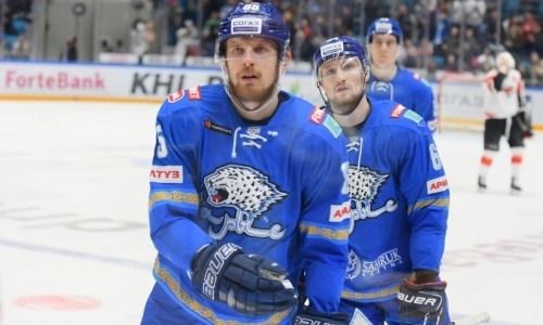 «Часто наступаем на эти грабли». Алексей Маклюков объяснил, почему «Барыс» чуть не упустил победу в матче с «Авангардом»