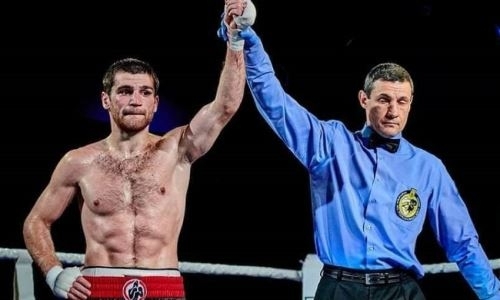 Украинский боксер деклассировал россиянина у него на родине и взял титул WBA. Видео