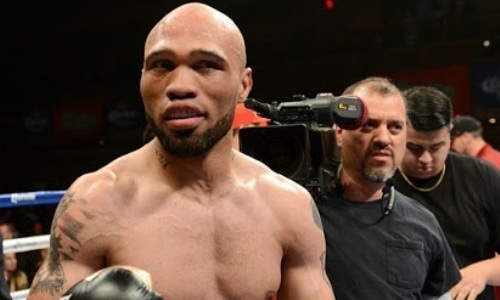 «Разве это ограбление?». Назвавший Головкина «коронованным козлом» боксер оправдал «Канело»