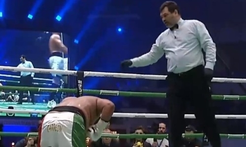 Российский супертяж в дебютном бою пушечным ударом по печени нокаутировал чемпиона Мексики. Видео