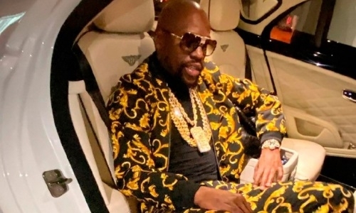 Мэйвезер появился на публике и поразил своим внешним видом. Фото