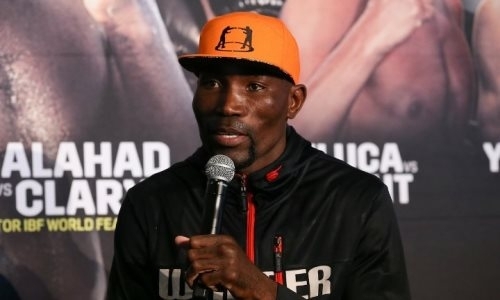 Африканский боксер после скандального поражения от Каната Ислама сменил весовую категорию