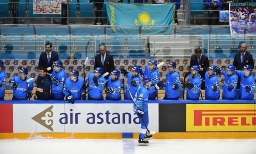 Сборная Казахстана забросила первую шайбу в предолимпийском турнире в Нур-Султане. Видео