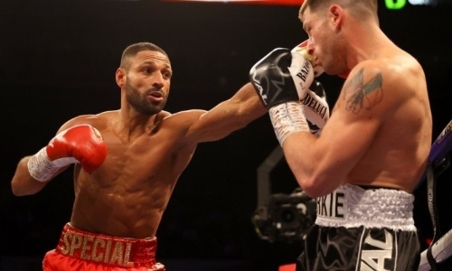 Видео зверского нокаута побитого Головкиным британского боксера в титульном бою