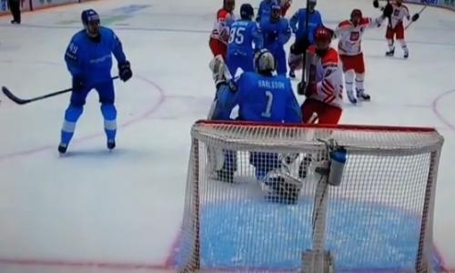 Неприятно для казахстанцев стартовал решающий матч с поляками за выход в финальную квалификацию ОИ-2022. Видео