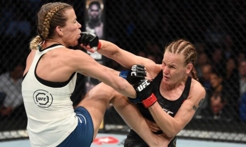 Чемпионка UFC потрясла американку «вертушкой» и в третий раз защитила титул. Видео нокаута