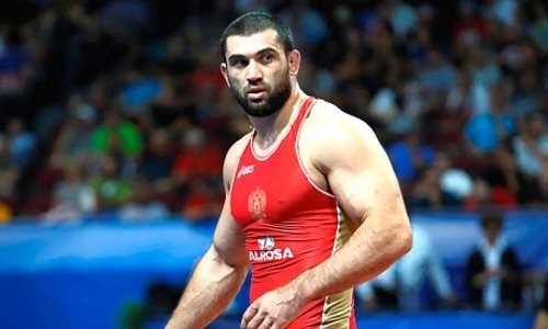 В UFC открестились от трёхкратного чемпиона мира из России. Озвучены подробности