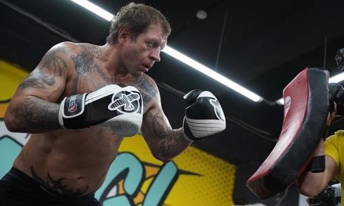 Емельяненко провёл первую тренировку в Грозном перед боем с российским файтером. Видео