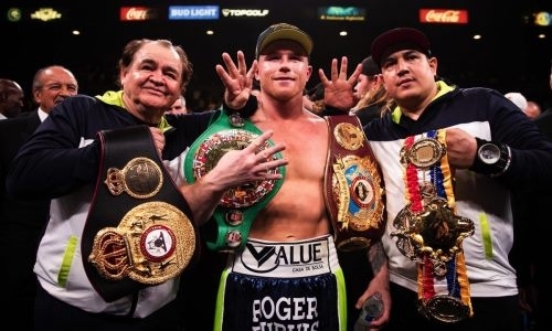 «Это безумие». «Канело» проведет опасный бой перед третьим поединком с Головкиным