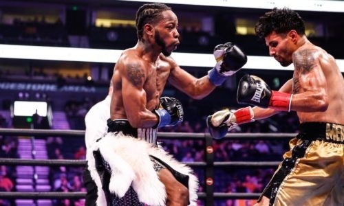 Побитый казахстанским боксером экс-чемпион мира деклассировал американца