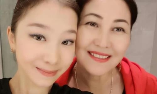 «Она даже не знала русский язык». Турсынбаева рассказала непростую историю своей матери