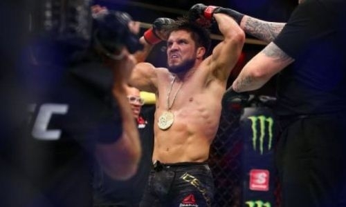 «Ты уродливая коммунистическая картошка». Действующий чемпион UFC ответил на вызов российского файтера