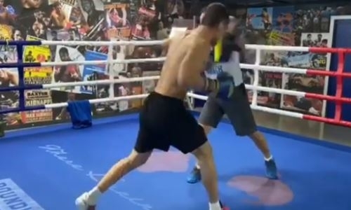 Непобежденный казахстанец Нуртас Ажбенов готовится к бою в Дубае. Видео