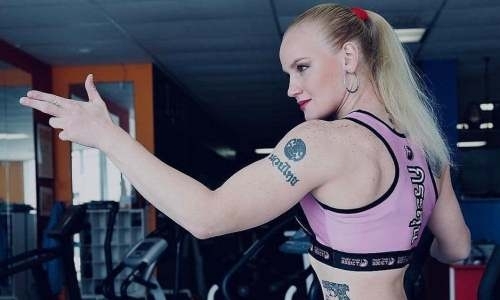 «Просто наводит ужас. Она пугает». Девушку-бойца из UFC считают «чёртовым монстром»