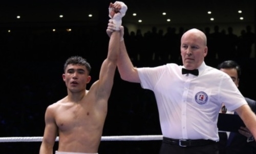 Узбекский обидчик троих казахстанцев с нокаута в первом раунде дебютировал в профи. Видео