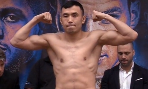 Непобежденный казахстанский боксер прошел взвешивание перед боем с «Тайсоном»