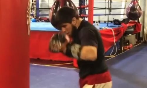 «Режим зверя». Казахстанский нокаутер продолжает подготовку к возвращению на ринг