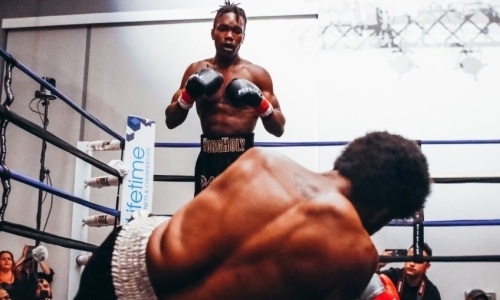 Сын легендарного Холифилда за 82 секунды безжалостно уработал «мешка». Видео нокаута