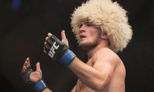 «Я разобью ему лицо только джебом». Экс-чемпион UFC в двух категориях бросил вызов Нурмагомедову