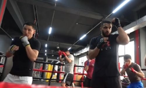 Казахстанские боксеры проведут тренировки в зале Флойда Мэйвезера