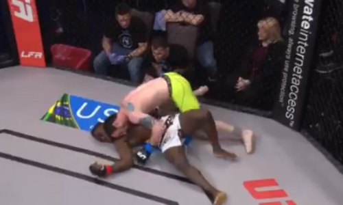 Боец MMA нокаутировал соперника броском об пол. Видео