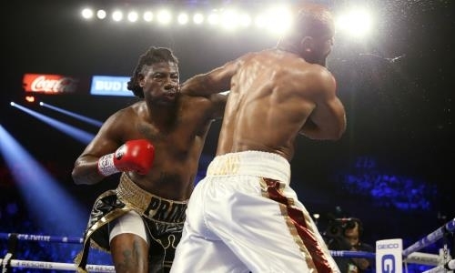 Зубодробительный нокаут решил судьбу битвы супертяжей перед вторым боем Уайлдер — Фьюри. Видео