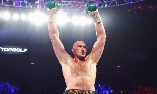 Фьюри после нокаута Уайлдера спел песню и заставил подпевать ему всю арену. Видео